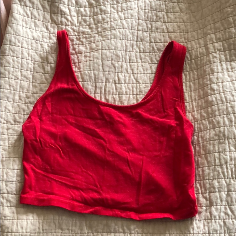 Red cropped tank